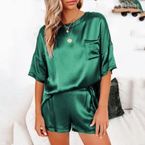 Pyjama satin couleur vert sapin Nia