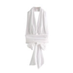 Top en satin à dos nu et décolleté profond en blanc