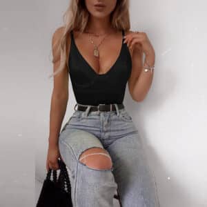 Body satin avec décolleté sombre