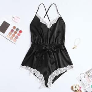 Body en satin orné d'un nœud et de dentelle noire