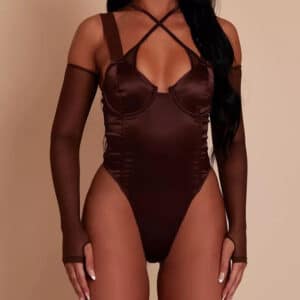 Body en satin avec décolleté croisé de couleur chocolat