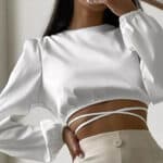 Blouse en satin cropped blanche