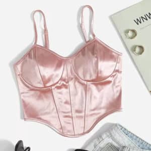 Débardeur court en satin rose clair inspiré de Bridgerton
