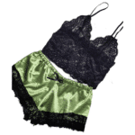 Ensemble de lingerie en satin avec broderies vertes