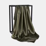 Foulard en satin olive