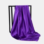 Écharpe en satin mauve