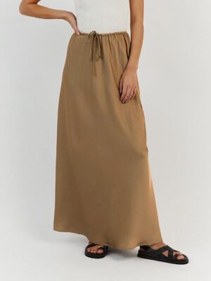 Jupe longue en satin avec lacets couleur chocolat