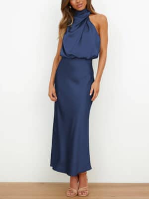 Robe sans manches en satin à col montant de couleur bleue