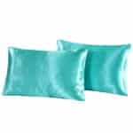 Housse de coussin en satin de soie couleur bleu lagon