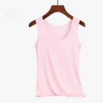 Top sans manches en satin de couleur rose